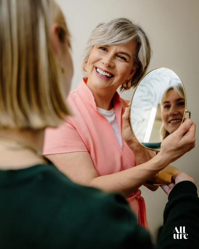 Jouw lach, jouw glow ✨

Een gezonde en stralende huid begint bij de juiste kennis en zorg. Bij Allure Skincare geloven we dat elke huid uniek is en persoonlijke aandacht verdient.

Met mijn jarenlange ervaring en diepgaande scholing help ik je stap voor stap naar de huid van je dromen 🫶

Maak nu jouw afspraak via de link in bio ☝️

#jouwglowjouwkracht #allureskincare #huidadviesopmaat #stralendehuid #gezondeglow